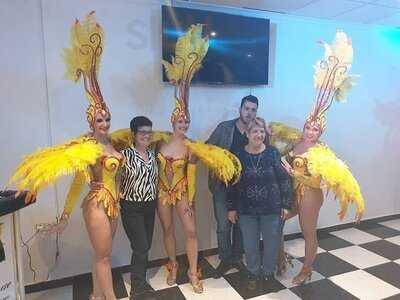 Beach House Restobar - Casa Playa Restobar