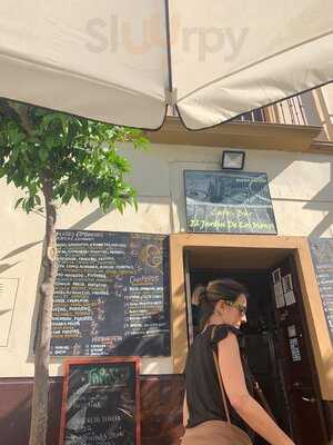 Cafe Bar El Jardin De Los Monos