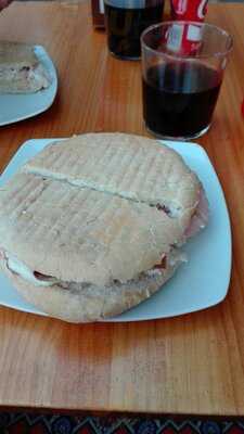 Cafe Bar El Jardin De Los Monos