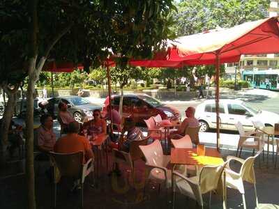 Cafe Bar El Jardin De Los Monos