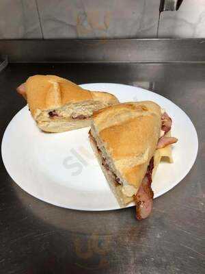 Bar Taperia La Adelfa