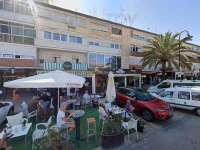 Salon De Juego La Cala Cafeteria