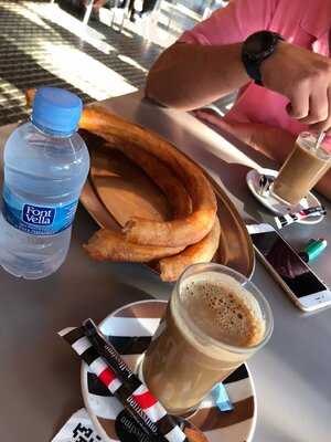 Cafetería La Colina Beach