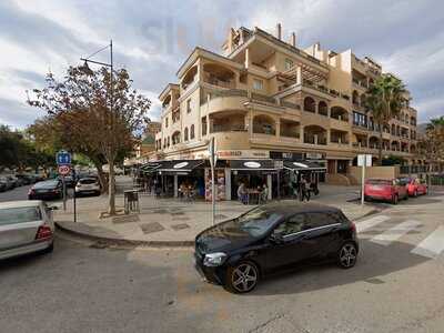 Cafetería La Colina Beach