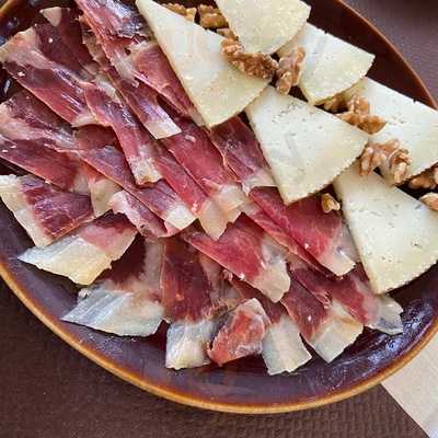 Jamón Jamón