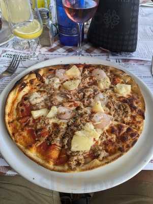 Tiki Pizzeria And Resturant