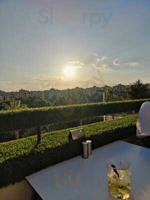 The View Bar And Rooftop Lounge