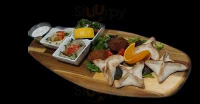 Fenicia Restaurant & Lounge