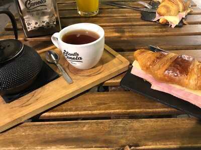 Santa Canela Café
