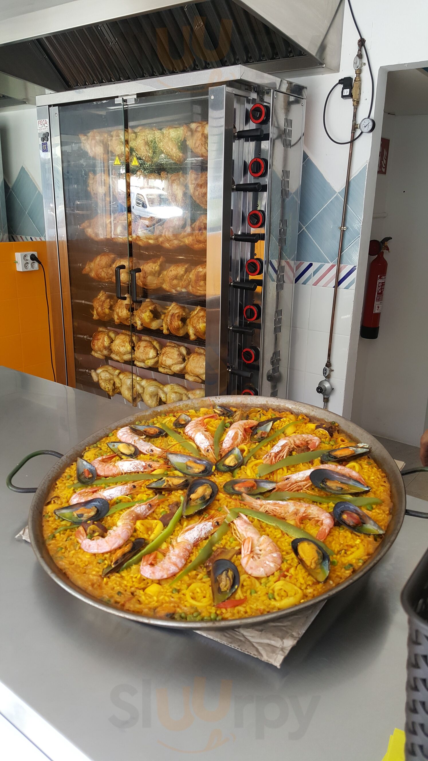 Asador De Pollos Fénix