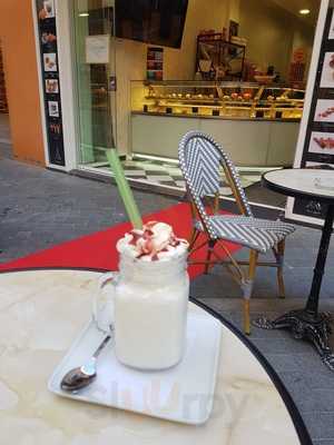 La Mona Patisserie Francaise