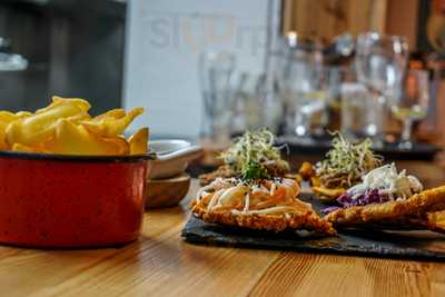 Gourmet And Gourmand