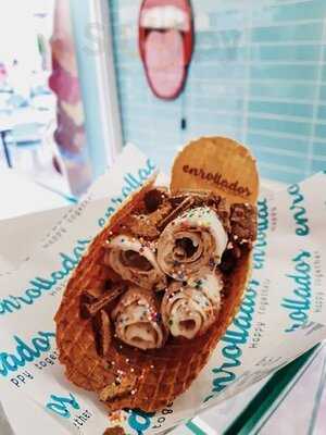 Enrollados Happy Together