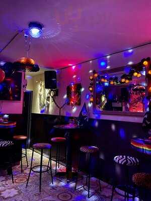 Hakuna Matata Lounge Bar