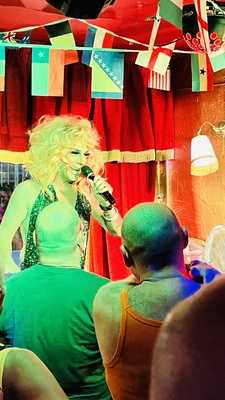 Hakuna Matata Lounge Bar