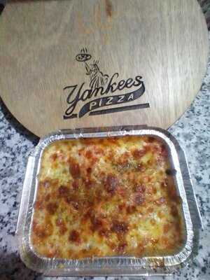Yankee’s Pizza
