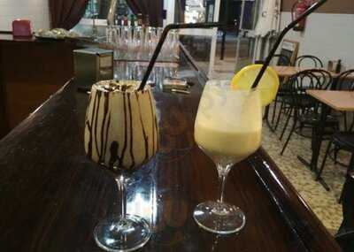 Aguamiel Burgers & Drinks