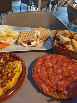 El Patàn Del Poble Sec