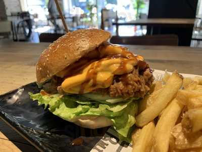 Raff Tapas & Bar Teatinos