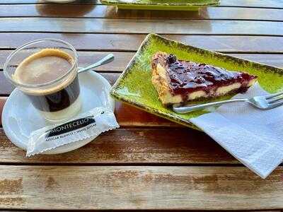 Cristina's Cafeteria