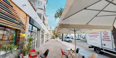 Cristina's Cafeteria