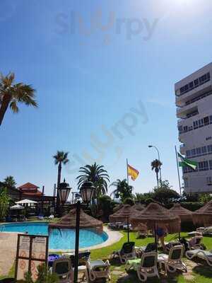 Hotel Tropicana & Beach Club