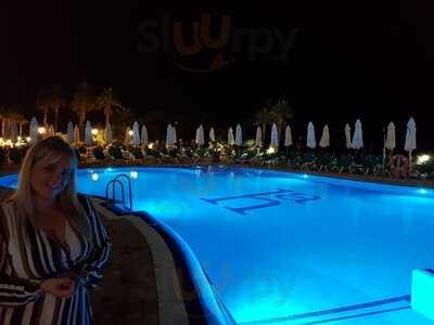 Hotel Tropicana & Beach Club