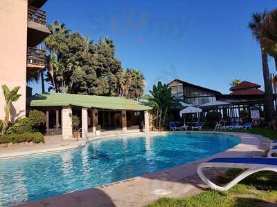 Hotel Tropicana & Beach Club