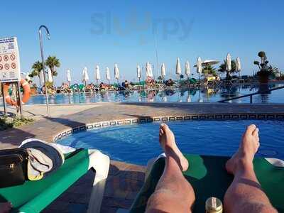 Hotel Tropicana & Beach Club