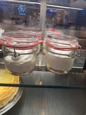 Yours Mandonguilleria