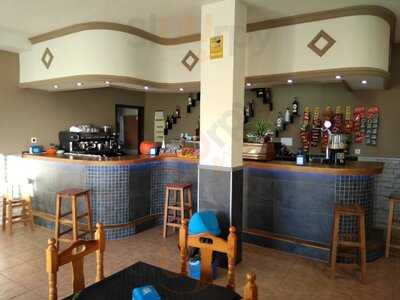 Bar Hamburguesería La Cantina