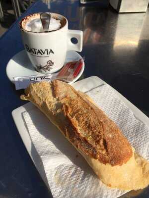 Cerveceria Lesseps - Photo 8