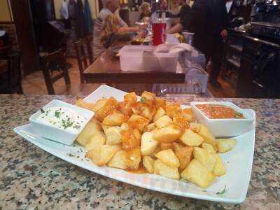 Bar-restsurante Canoe