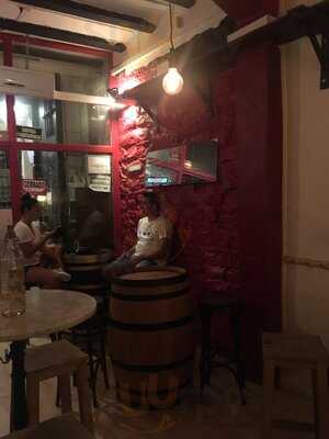La Bodega Del Milanes Winebar&charcuteria