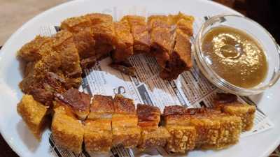 Los Hermanos Cocina Filipina