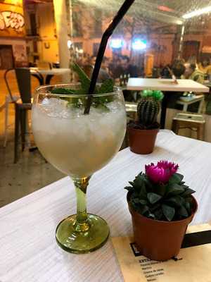 Los Camaleones Bar & Grill