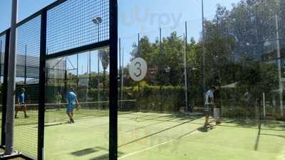 Club De Padel Alhambra Del Golf