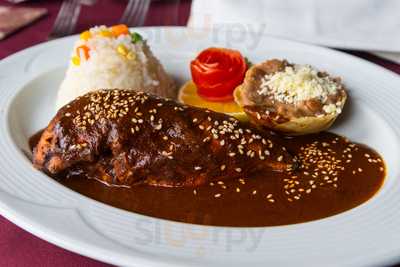 El Pulgarcito Restaurante Salvadoreño