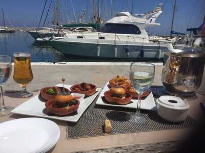 Sea Breeze Bar And Restaurant