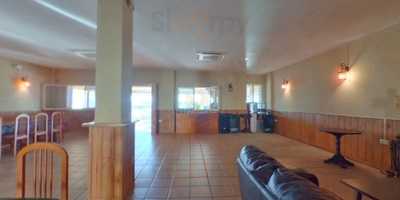 Sea Breeze Bar And Restaurant