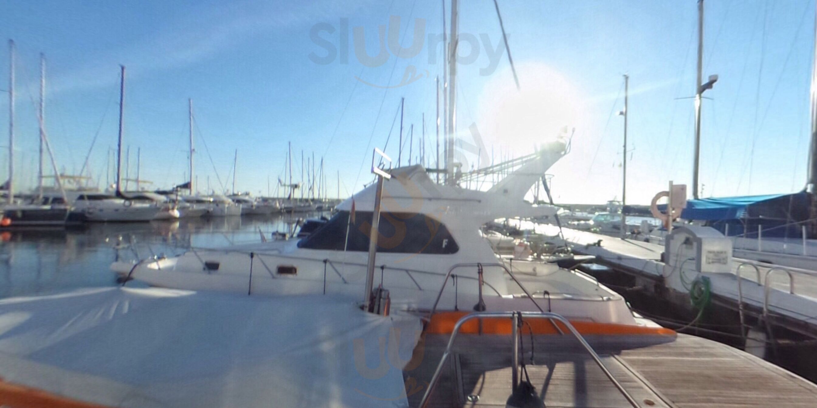 Sea Breeze Bar And Restaurant