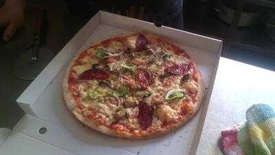 Pizzeria La Nueva Roma