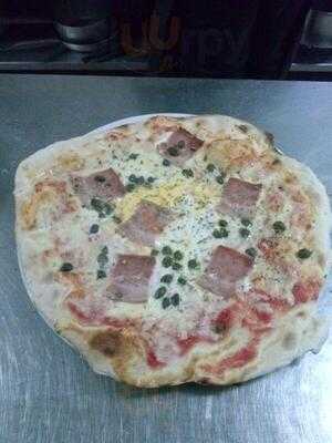 Pizzeria La Nueva Roma