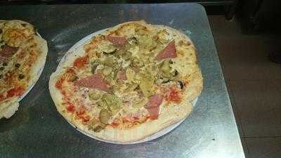 Pizzeria La Nueva Roma