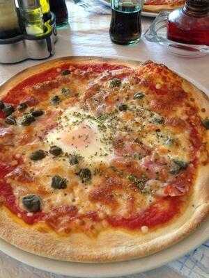 Pizzeria La Nueva Roma