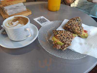 Café & Tapas 30 Y Trës