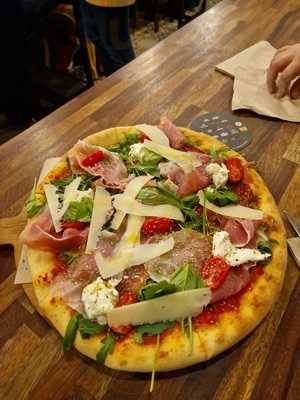 El Parallel Pizzeria