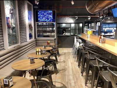 El Perro Sports Bar Diagonal Mar