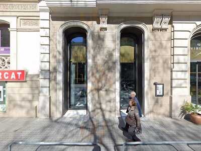 Henry's Bar And Restaurant