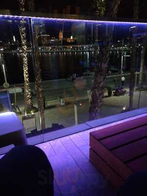 Atlantis Lounge Cafe